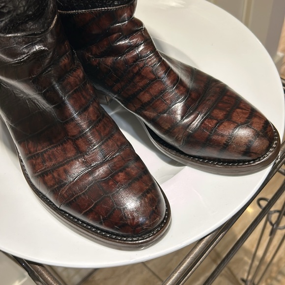 Faux croc brown riding boot. Size 39. Just re-sold. Back entry zipper. - Picture 2 of 6